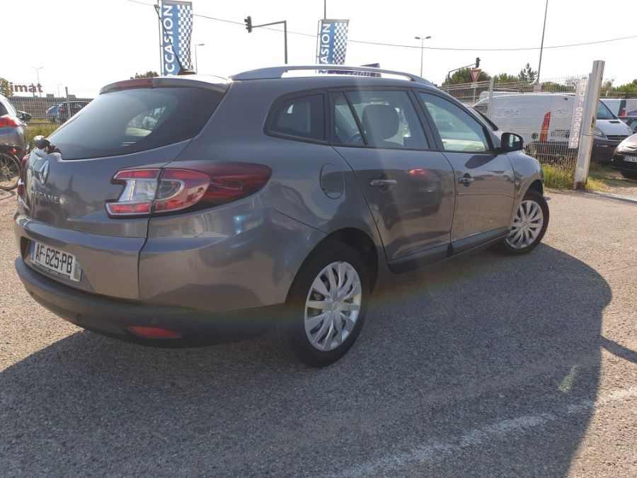 RENAULT MEGANE III ESTATE - 1.9 DCI 130 PRIVILEGE BVM