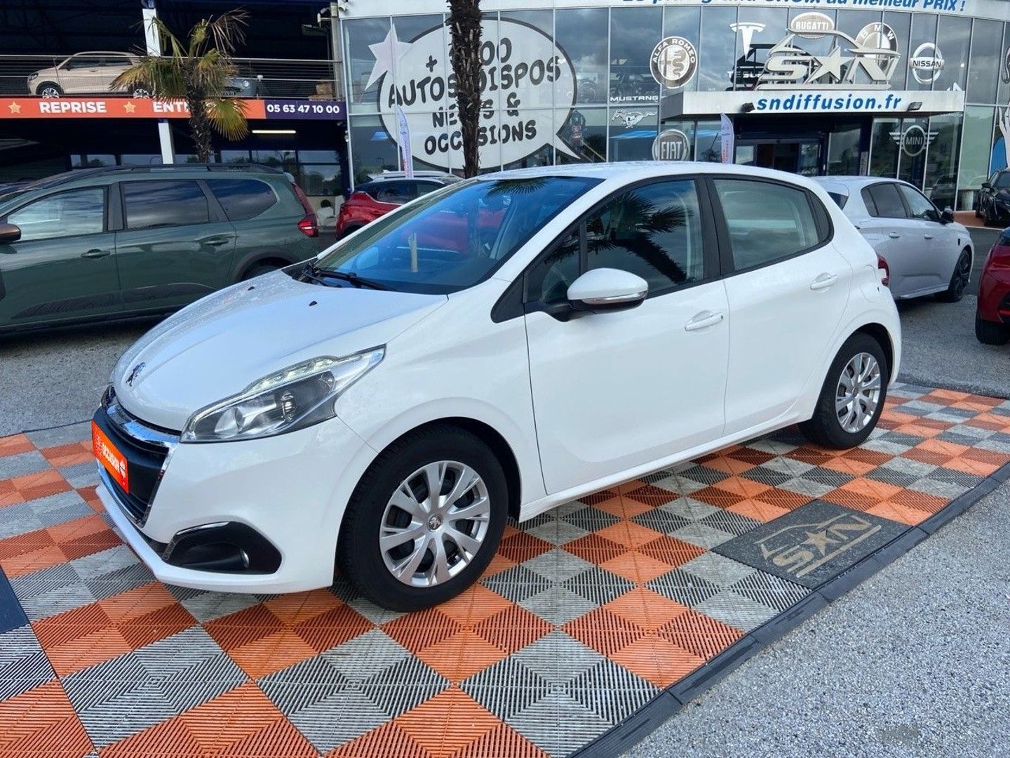 PEUGEOT 208 PureTech 82 ACTIVE Business GPS Radar Anti-Brouillards